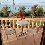 Makris Apartahotel