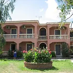 Apartahotel Makris *