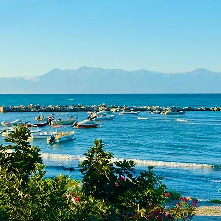 Apartahotel Makris *