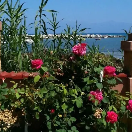 Lägenhetshotell Makris Roda (Corfu)