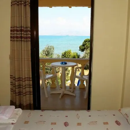 Makris Aparthotel