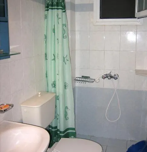 Makris Aparthotel *