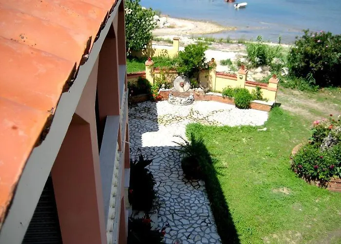Makris Aparthotel