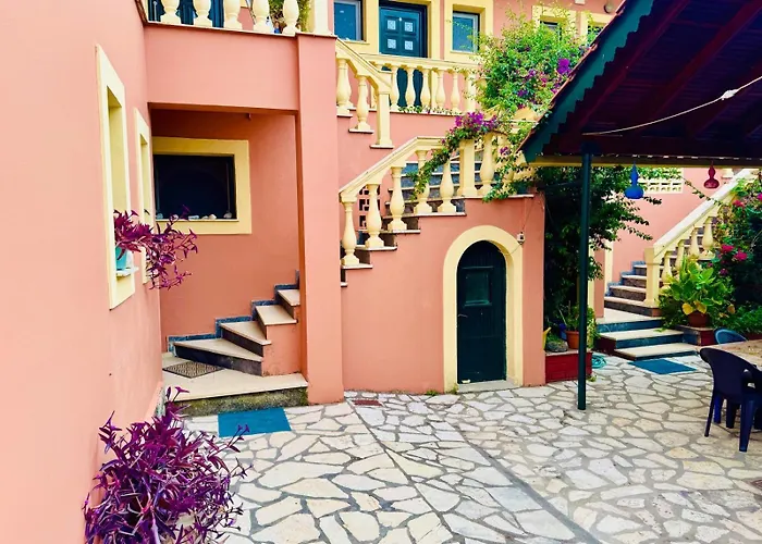 Makris Aparthotel *