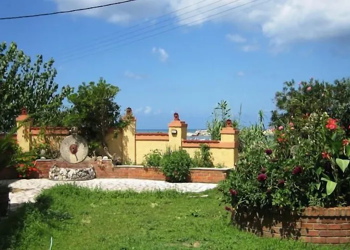 Makris Aparthotel Roda (Corfu)
