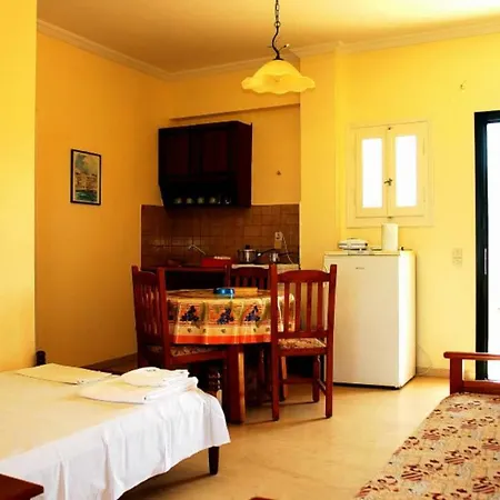 Makris Aparthotel *