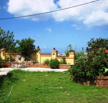 Makris Aparthotel